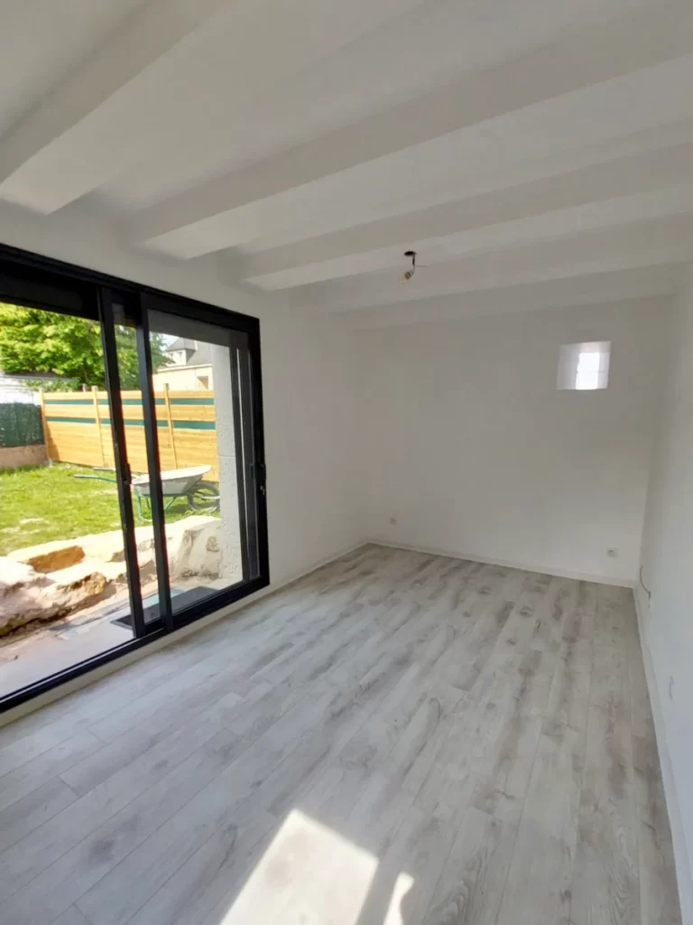 Travaux d'isolation, d'éléctricité et de peinture